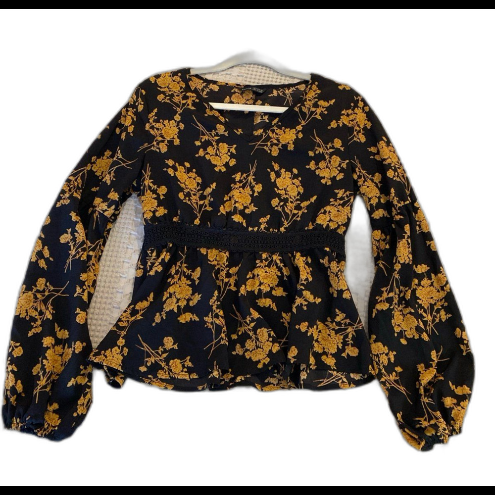 SHEIN Blouse Top Black Gold Floral Size‎ Medium measures smaller Boho Peasant